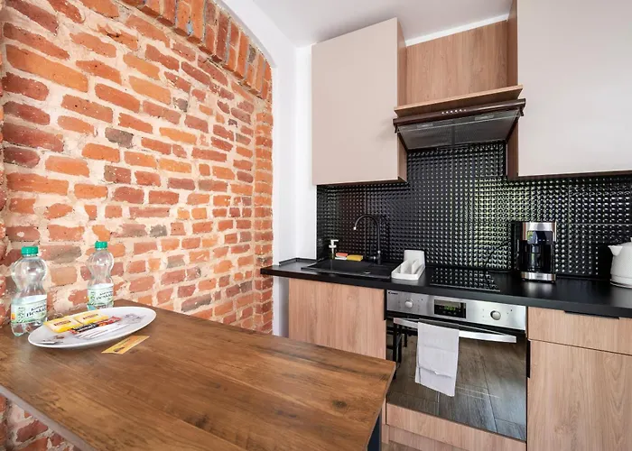 Galante Niedaleko Piotrkowskiej By Bookinghost *