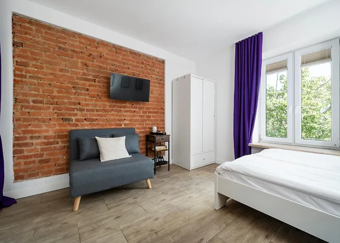 Galante Niedaleko Piotrkowskiej By Bookinghost