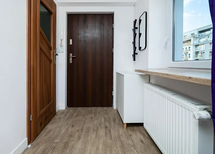 Galante Niedaleko Piotrkowskiej By Bookinghost *